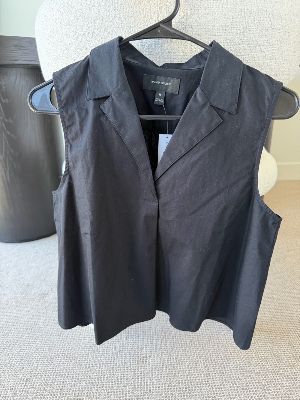 Banana Republic Black V-Neck Sleeveless Top